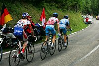 8. Etappe Pforzheim - Gerardmer
Michael Rich zieht Fabian Wegmann im Bergtrikot �ber den Col de la Schlucht
[� by J�rgen Burkhardt, B�renhofstra�e 25, 70771 Leinfelden-Echterdingen. Telefon 0711/791424, Fax 0711/791437.Postbank Stuttgart(BLZ 600 100 70) Konto 234130-708) www.radsportfoto.de. Bitte zwei Belegexemplare zusenden. Nutzung ist honorarpflichtig gemaess MFM zzgl. 16% MWSt. Drittrechte sind nicht geklaert. NO MODEL RELEASE. Jede Weitergabe dieses Materials an Dritte ohne ausdrueckliche Genehmigung ist untersagt.]

