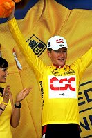 1. Etappe, Einzelzeitfahren Fromentine - Noirmoutier, 19 km
David Zabriskie, Team CSC, Tr�ger des ersten gelben Trikots 2005
[� by J�rgen Burkhardt, B�renhofstra�e 25, 70771 Leinfelden-Echterdingen. Telefon 0711/791424, Fax 0711/791437.Postbank Stuttgart(BLZ 600 100 70) Konto 234130-708) www.radsportfoto.de. Bitte zwei Belegexemplare zusenden. Nutzung ist honorarpflichtig gemaess MFM zzgl. 16% MWSt. Drittrechte sind nicht geklaert. NO MODEL RELEASE. Jede Weitergabe dieses Materials an Dritte ohne ausdrueckliche Genehmigung ist untersagt.]


