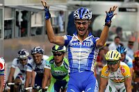 2. Etappe Challans - Les Essarts
Sieger Tom Boonen, Team Quick Step
[� by J�rgen Burkhardt, B�renhofstra�e 25, 70771 Leinfelden-Echterdingen. Telefon 0711/791424, Fax 0711/791437.Postbank Stuttgart(BLZ 600 100 70) Konto 234130-708) www.radsportfoto.de. Bitte zwei Belegexemplare zusenden. Nutzung ist honorarpflichtig gemaess MFM zzgl. 16% MWSt. Drittrechte sind nicht geklaert. NO MODEL RELEASE. Jede Weitergabe dieses Materials an Dritte ohne ausdrueckliche Genehmigung ist untersagt.]

