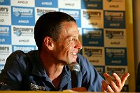 Tour de France-Vorbereitungen
Lance Armstrong bei der Pressekonferenz
[� by J�rgen Burkhardt, B�renhofstra�e 25, 70771 Leinfelden-Echterdingen. Telefon 0711/791424, Fax 0711/791437.Postbank Stuttgart(BLZ 600 100 70) Konto 234130-708) www.radsportfoto.de. Bitte zwei Belegexemplare zusenden. Nutzung ist honorarpflichtig gemaess MFM zzgl. 16% MWSt. Drittrechte sind nicht geklaert. NO MODEL RELEASE. Jede Weitergabe dieses Materials an Dritte ohne ausdrueckliche Genehmigung ist untersagt.]

