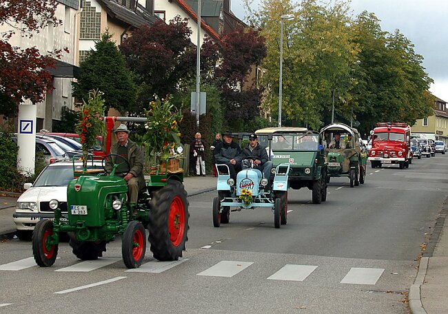 JB10007Parade.jpg